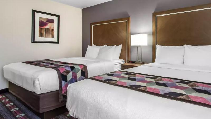 Holiday Inn Express & Suites Tulsa East - Catoosa By Ihg Exterior foto